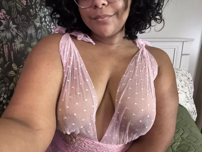 I stay warmed up and ready some fun by Atomichoneyybee