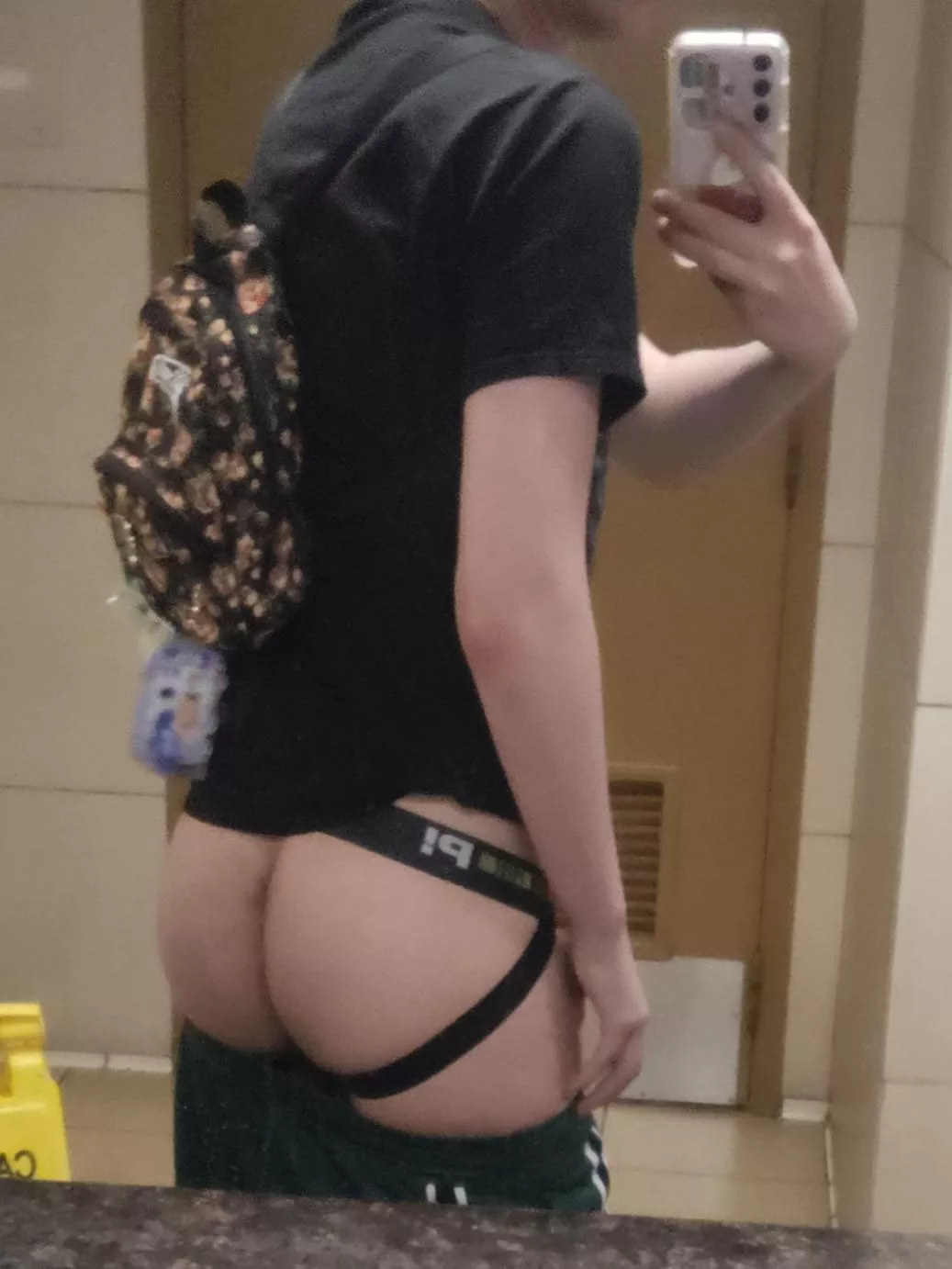 I think this strap looks even better out and about, don't you? posted by CvberFae