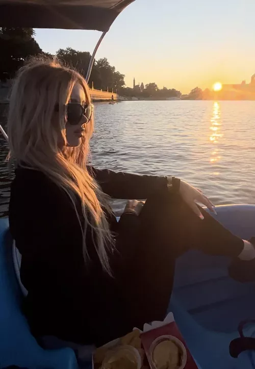 I wanted to be classy but I’m sitting on the boat by cuitee_bby