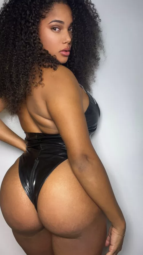 Is this an ass worth fighting for? by thekixxy