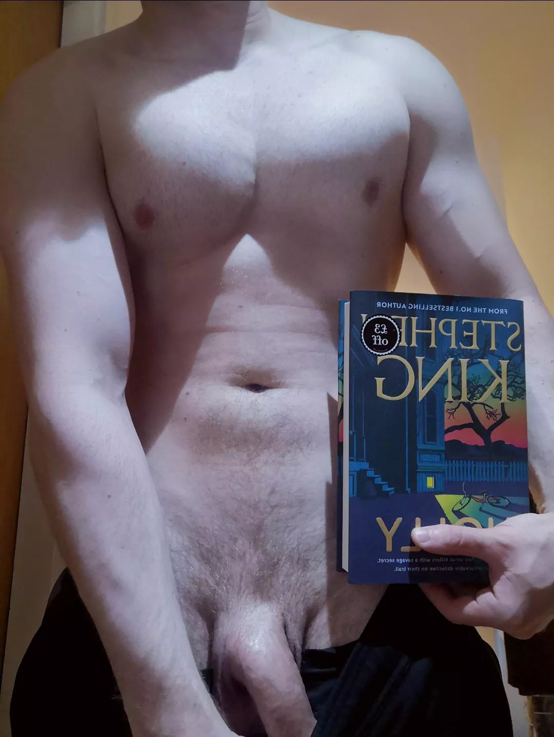 Is this book any good? I try to stick to SK for Autumn reads, any other spooky suggestions?  posted by celebratingkink