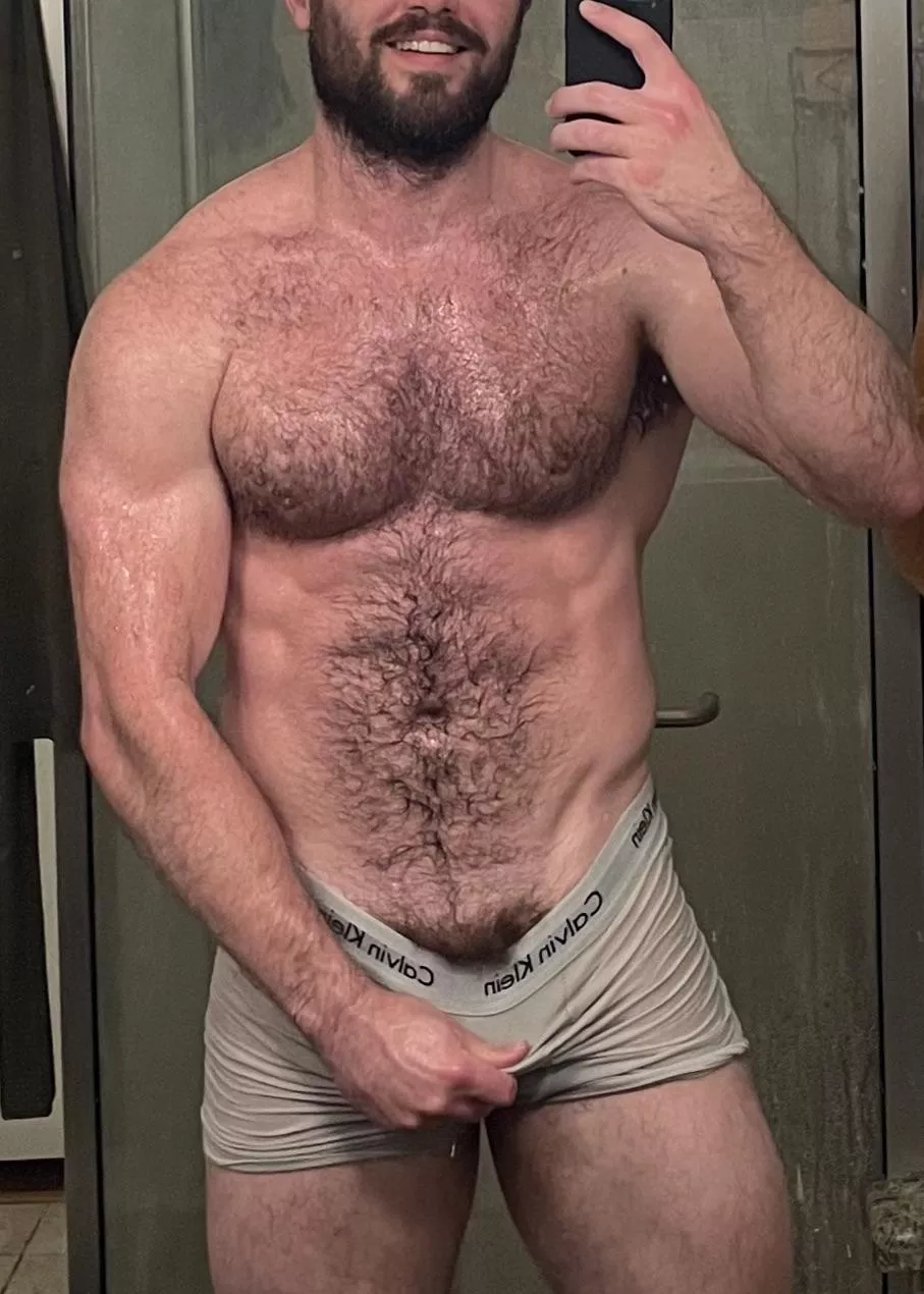 Just a peak  posted by Vorpalitie