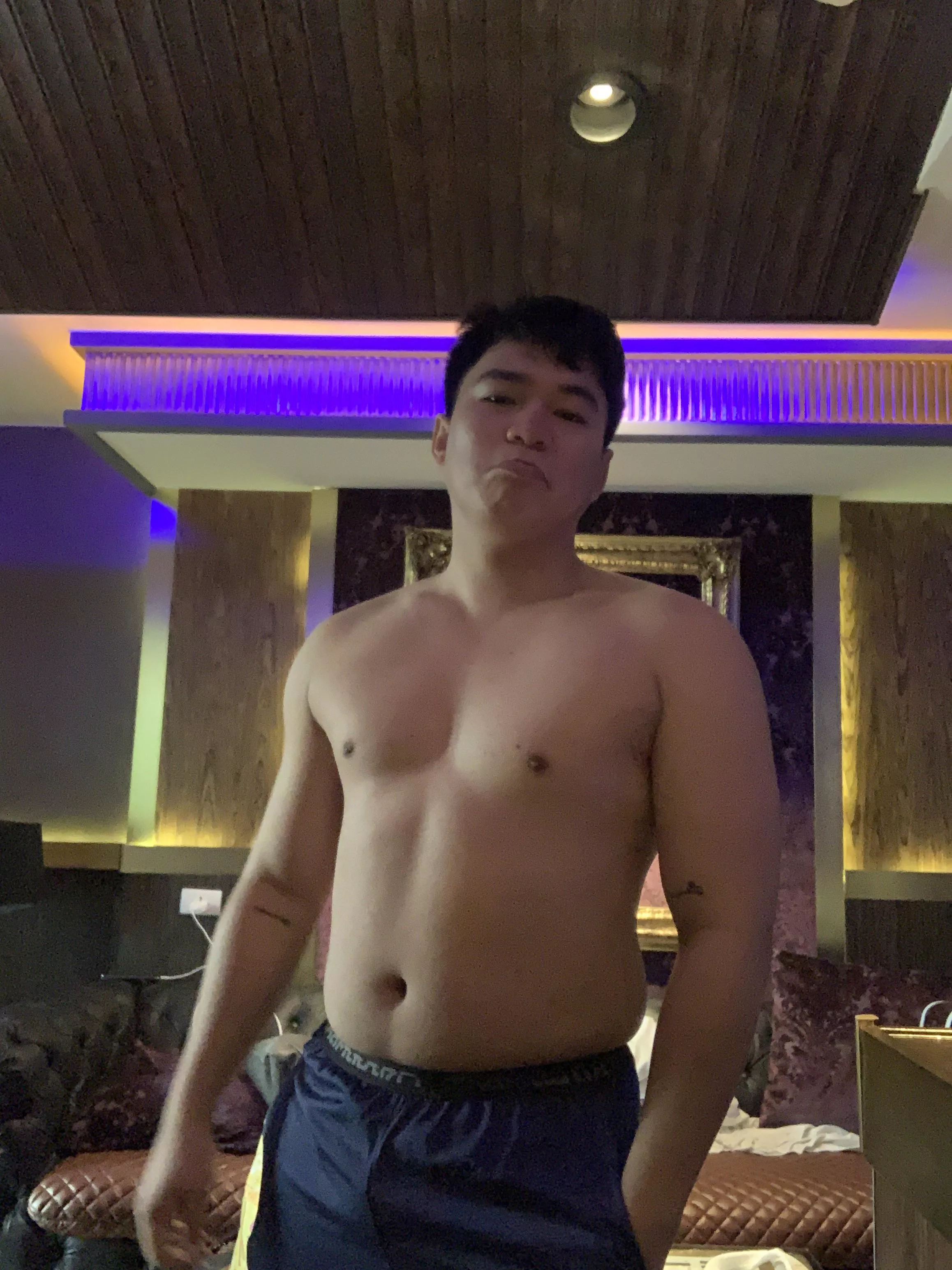 just your ordinary chubby boy posted by Odd-Orange3980