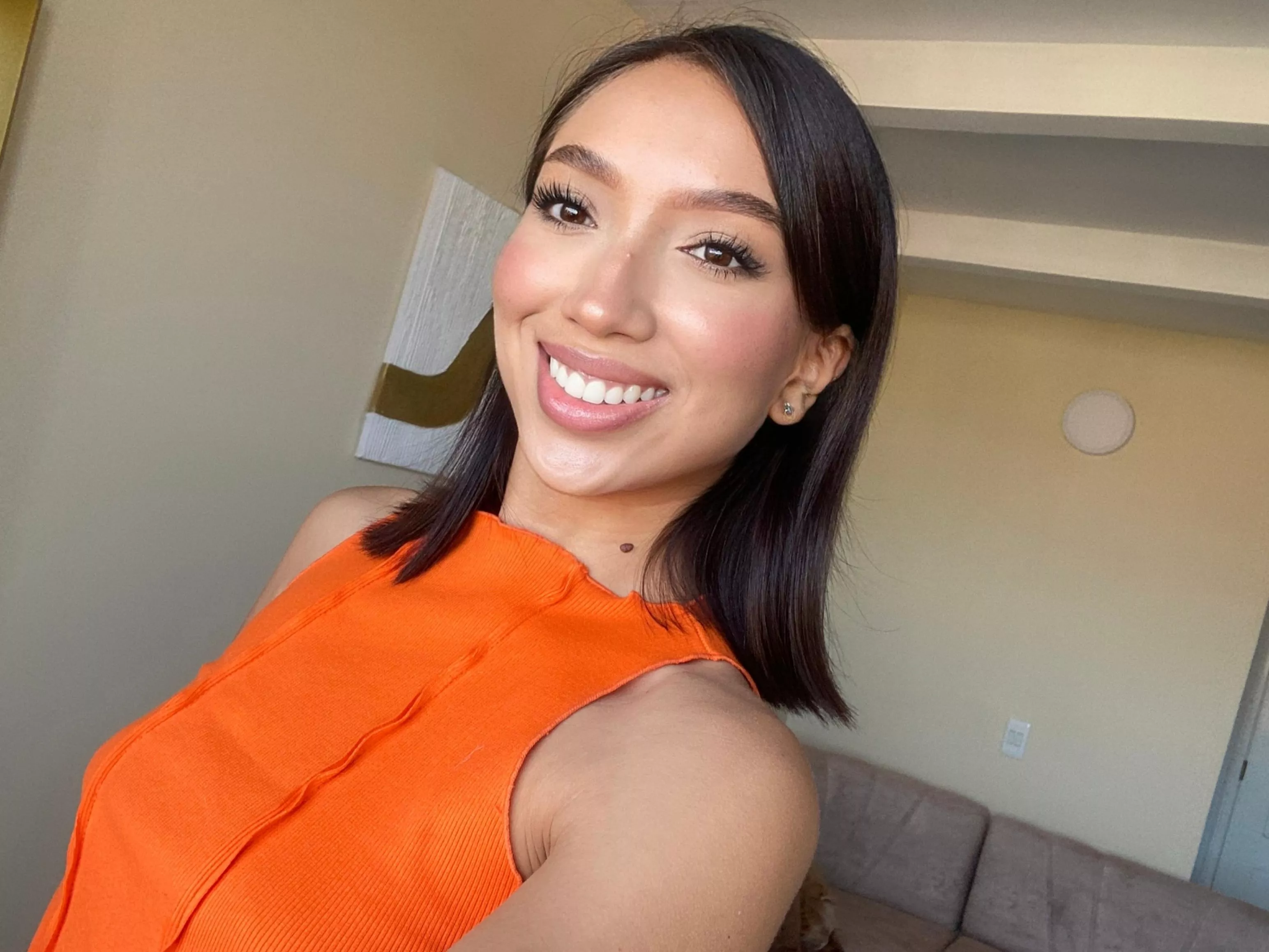 Pretty in orange I think  posted by xoLuciaaxo