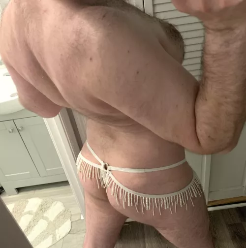 Wanna touch my pearls? by Buttermybubble