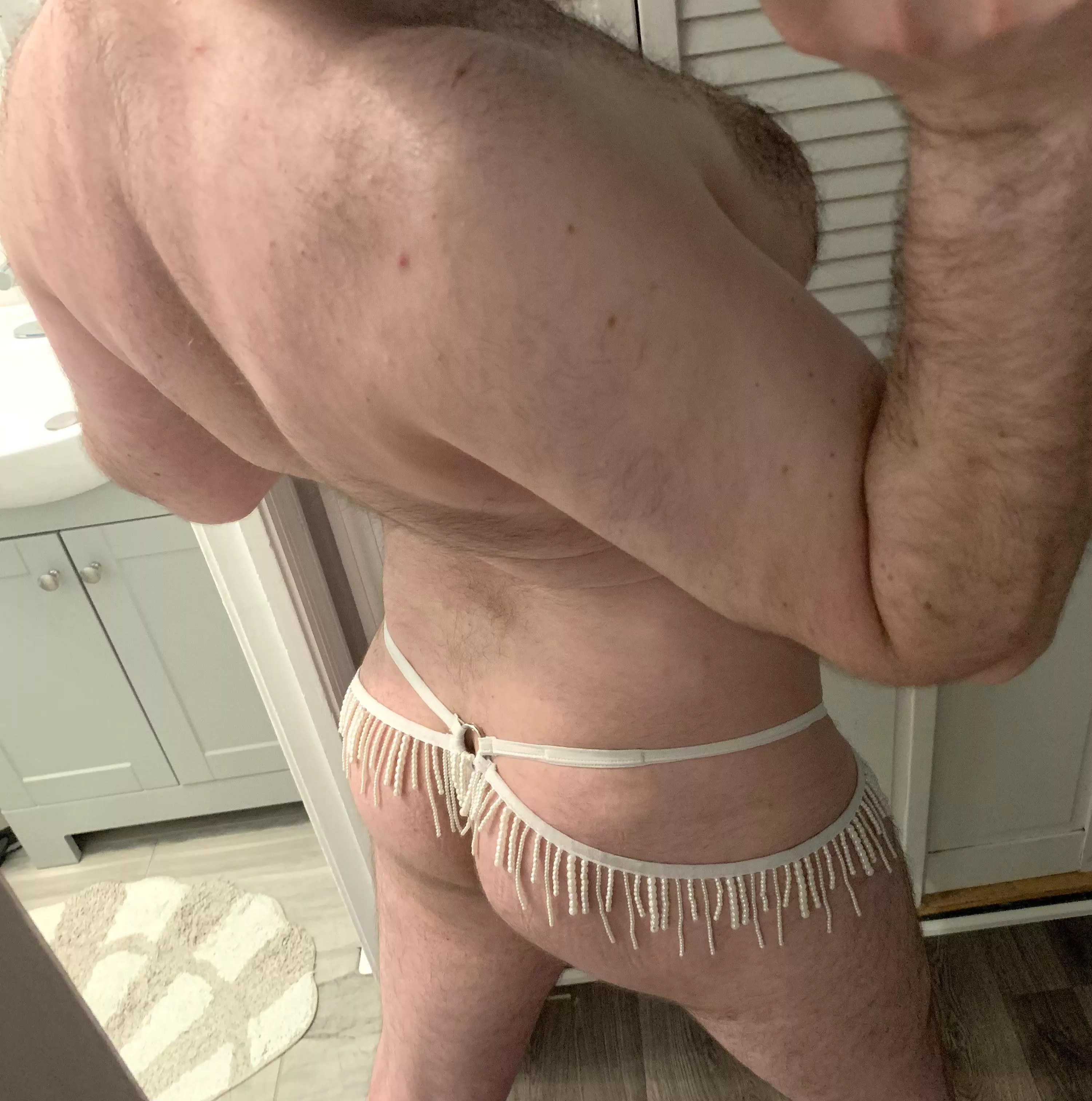 Wanna touch my pearls? posted by Buttermybubble