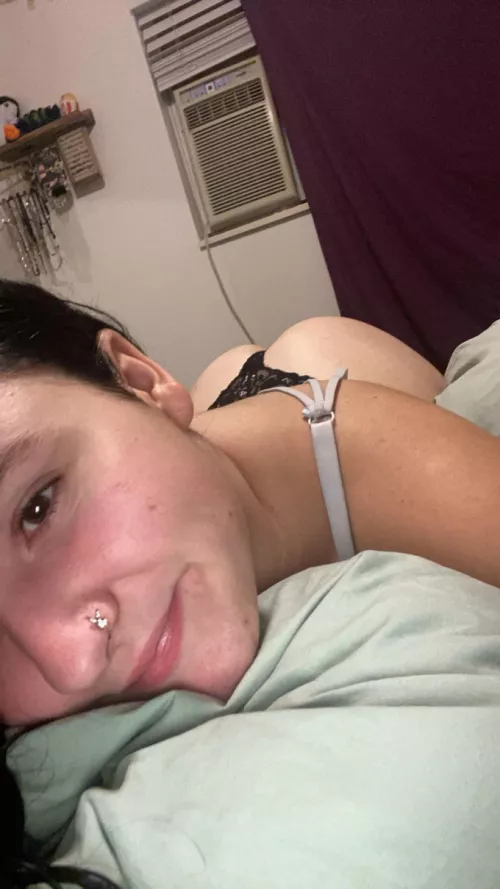 Bored and horny 😈 by Ivy_Rose0678