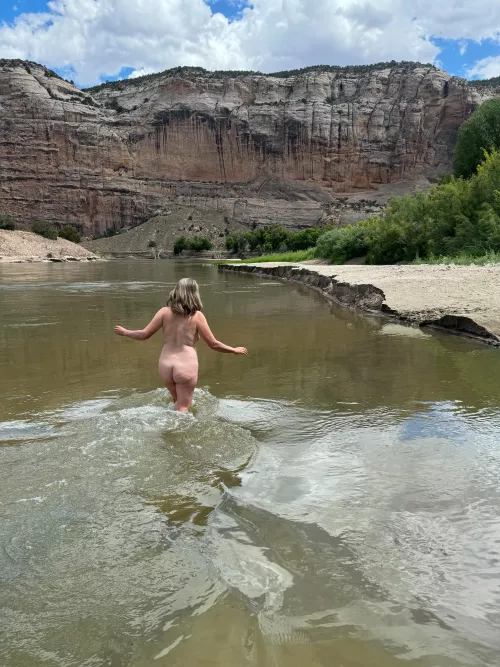 Cooling off on a Hot Day 💦 (more in comments) by baylaurelphoto