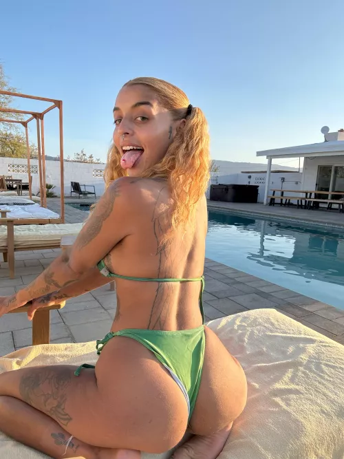 Do you like me in this new bikini set? by xanniehopex