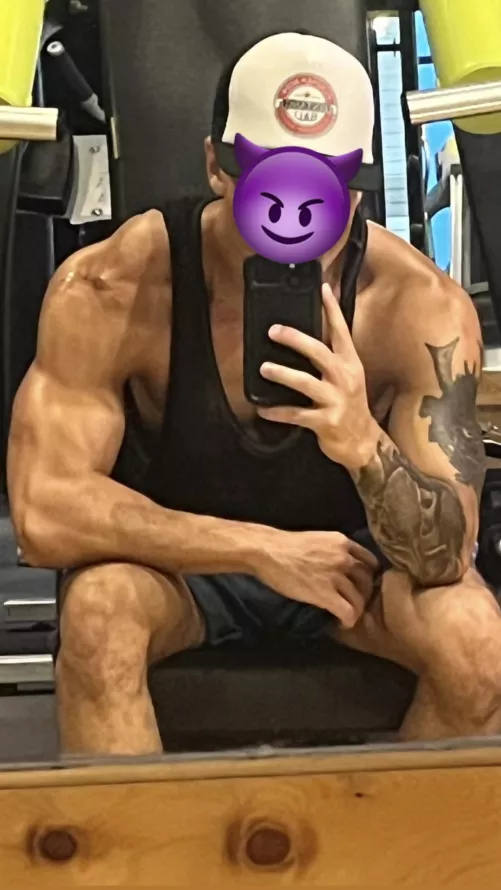 Done with this gym sesh. Next sesh is me lifting you in the bedroom 😍🥰🥰 by TheeGuyDerek