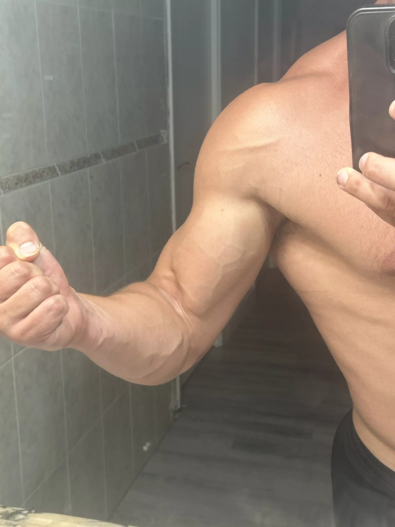 I feel happy with the progress of my forearms posted by realisiwak