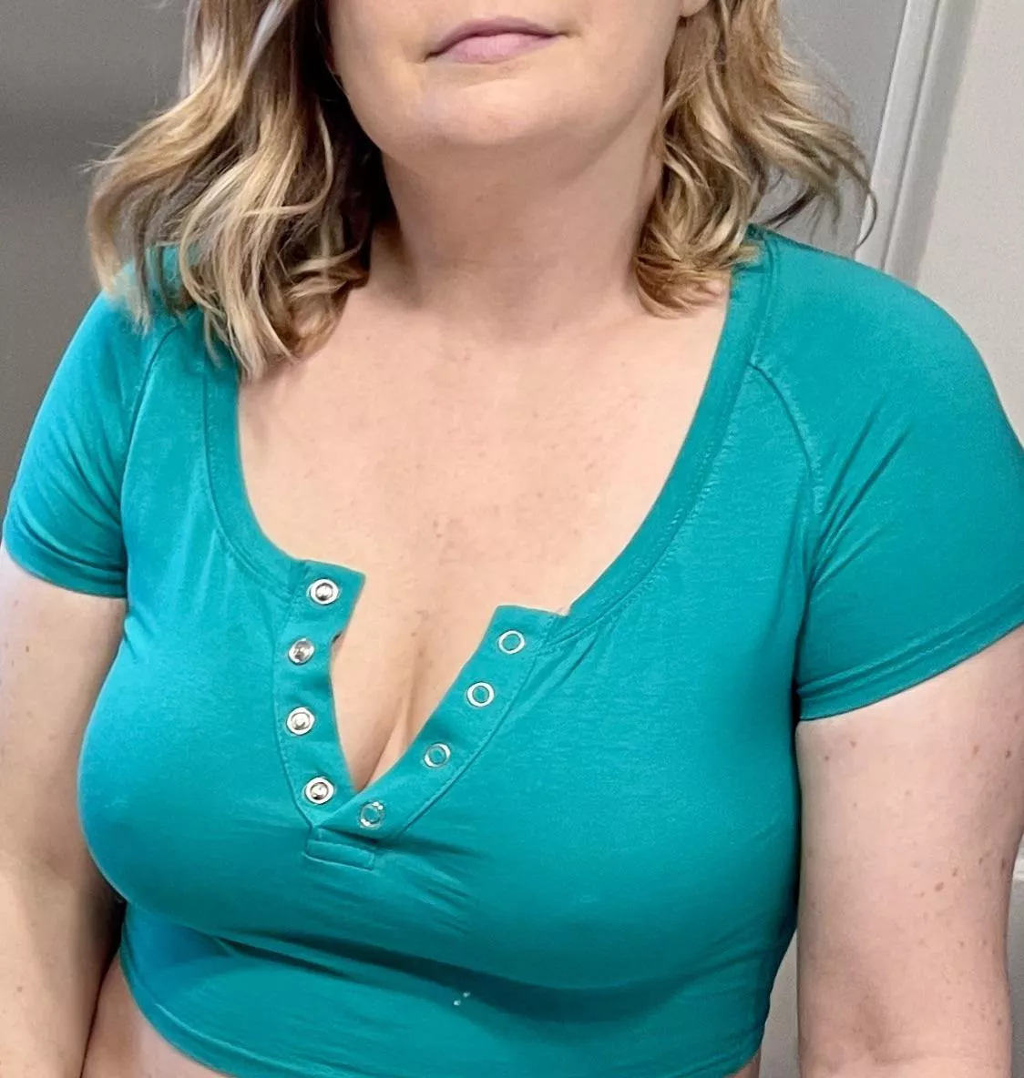 I feel like no buttons is always the way to go posted by CougarMarie