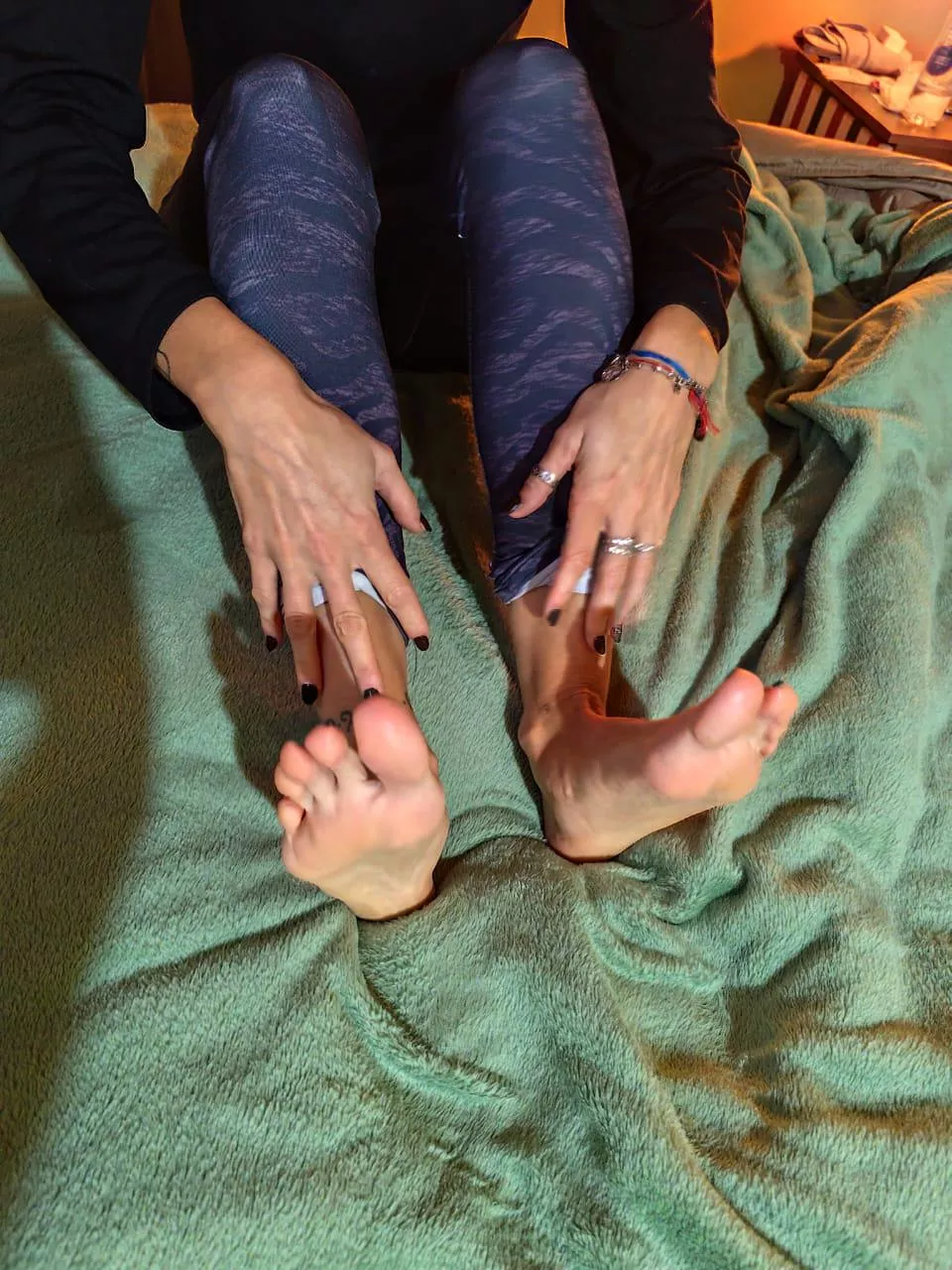 I hope you had a good weekend, here are my rested feet. posted by claritafeet