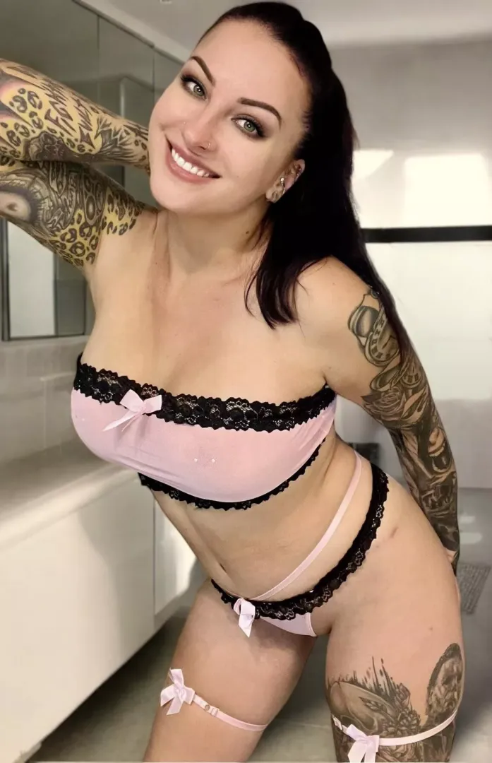 I want to be your new obsession  posted by KinkyCurvyKatie