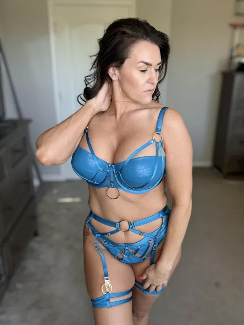 just thinking of some things we can do together  by hotmomnexxxtdoor