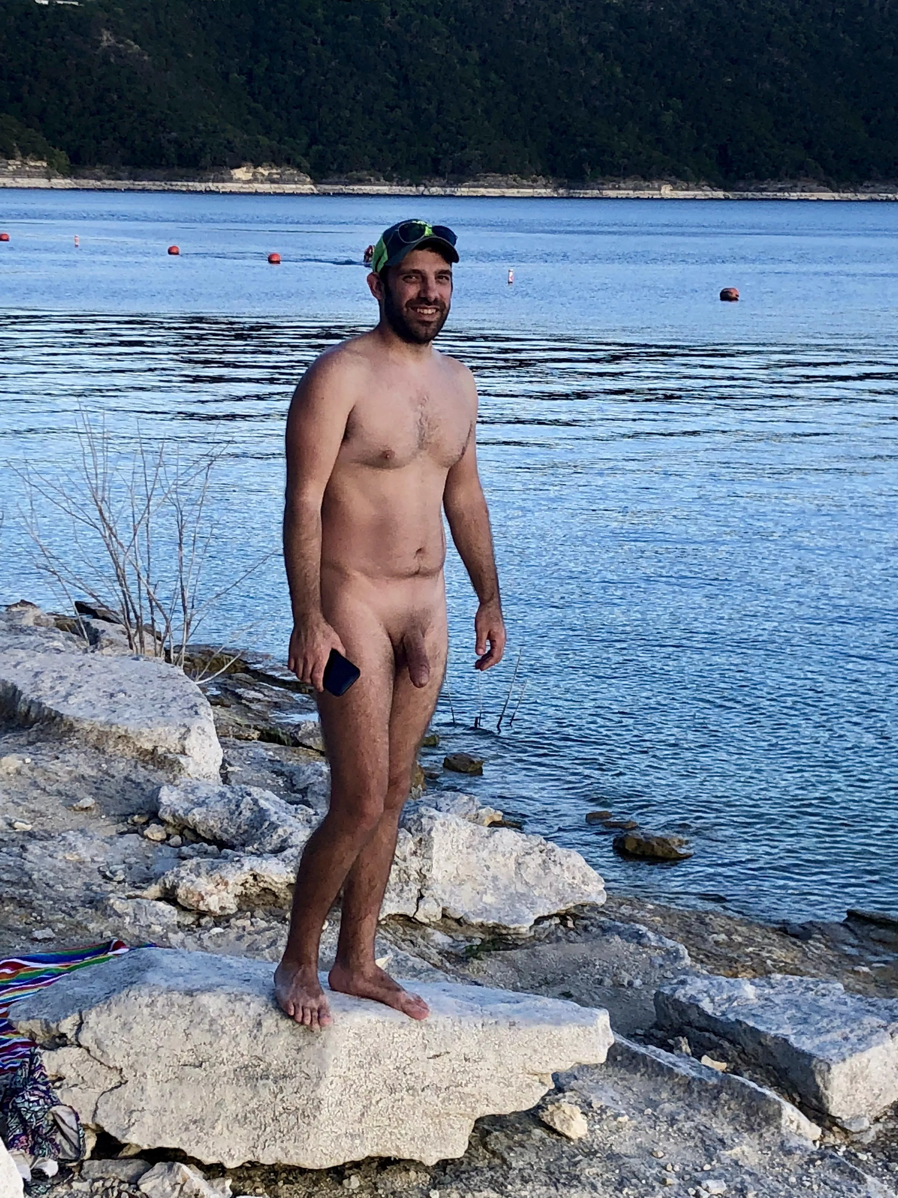 love to be naked when I can  posted by eric1883