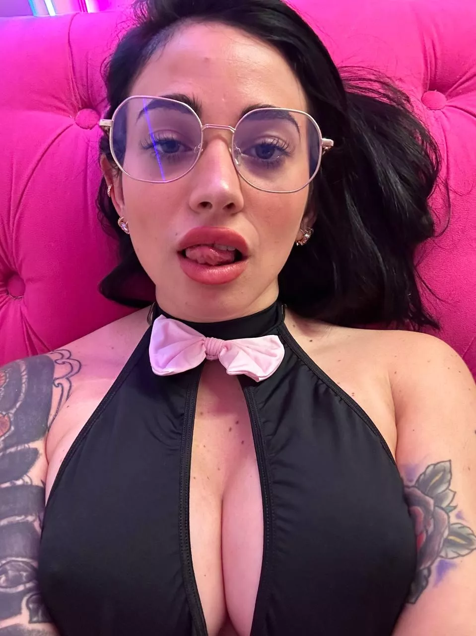 my cleavage of the week. what do u think? posted by Appropriate_Tie9713