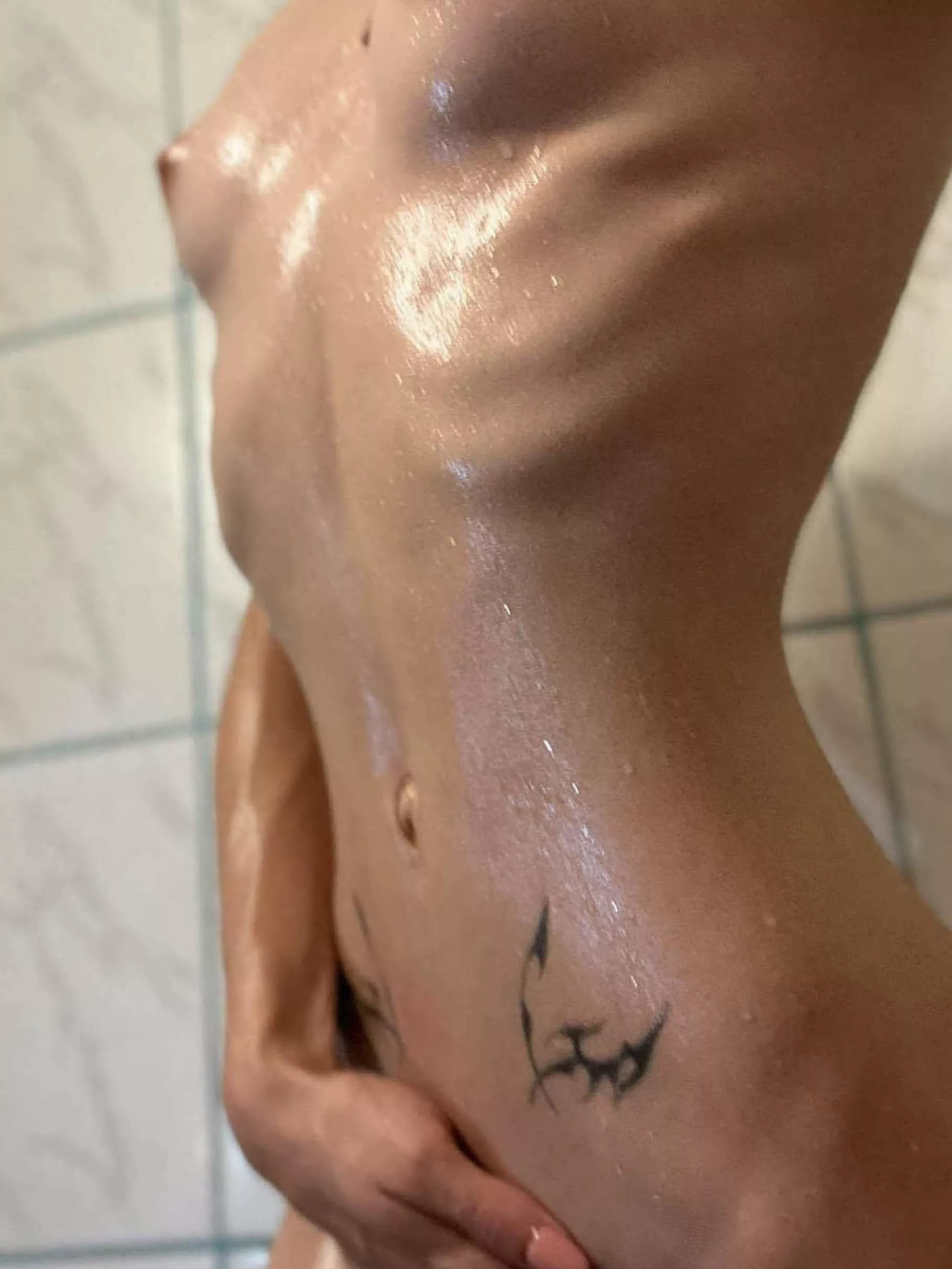 My fun-sized body is full of love and charm posted by Isla_Lucinda