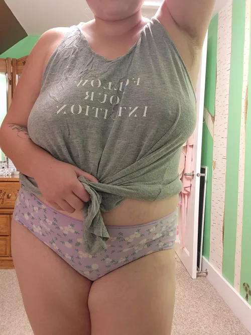 Straight out of the shower  by ZoraMaySilver