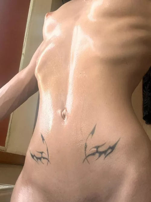 The subtle beauty of my rib structure by Isla_Lucinda