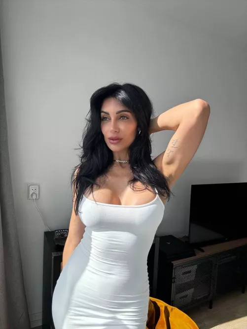 White is my favorite color for dresses by Vanessa_Diazzz