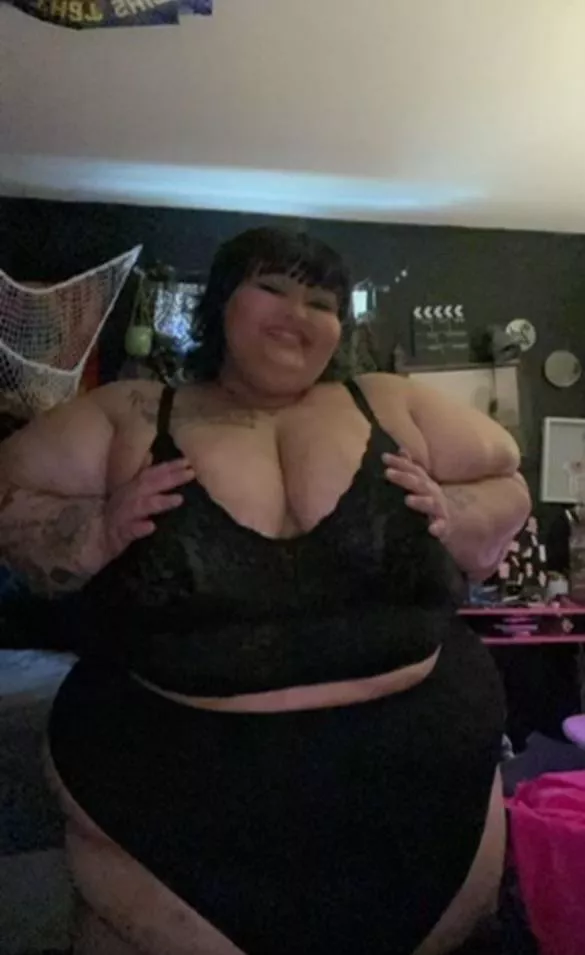 5’2 and 450lbs with some attitude, can you handle it? posted by ganjafreak101