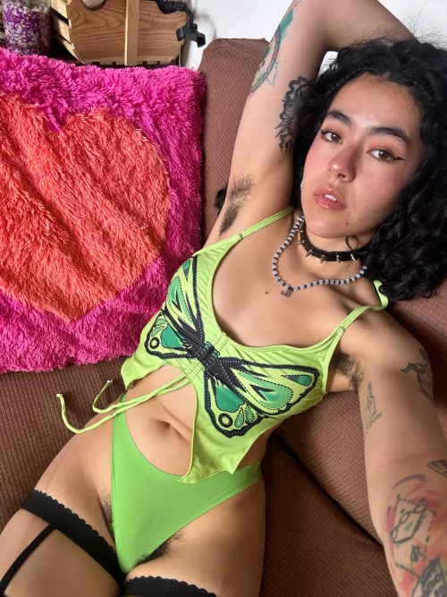 Do hairy women smell better? by Party_Babez