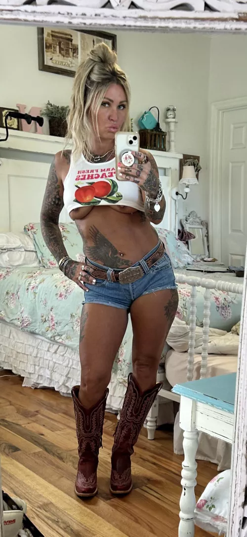 Feeling a lil peachy today  by Nappy-FloridaGirl81