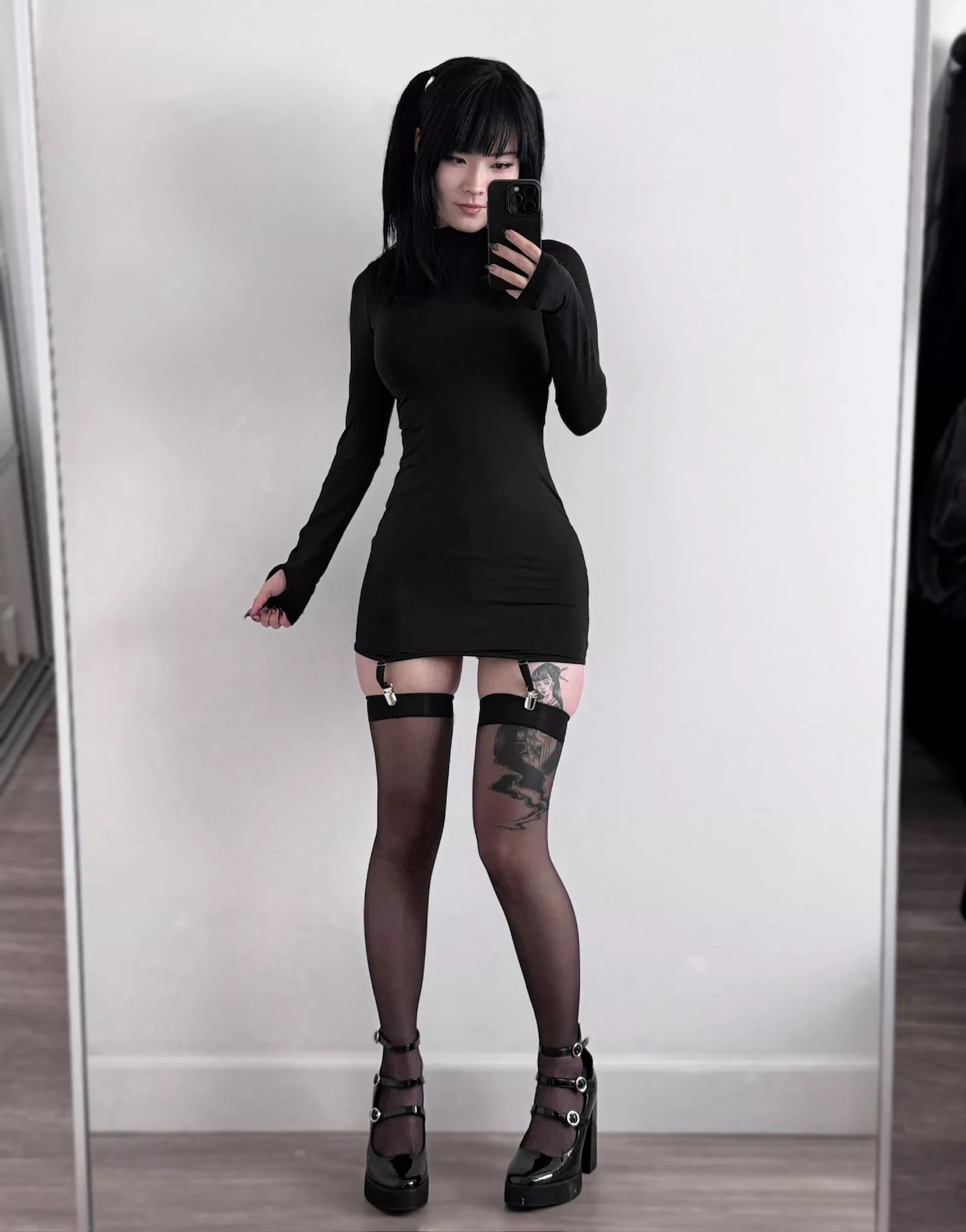 Goth Japanese girl in dress and stockings… thoughts <3  posted by dystorra