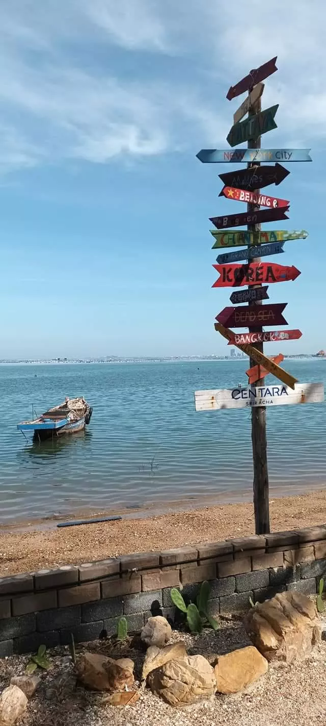 Hotel beach, Sri Racha, Thailand  posted by mrsabuydee