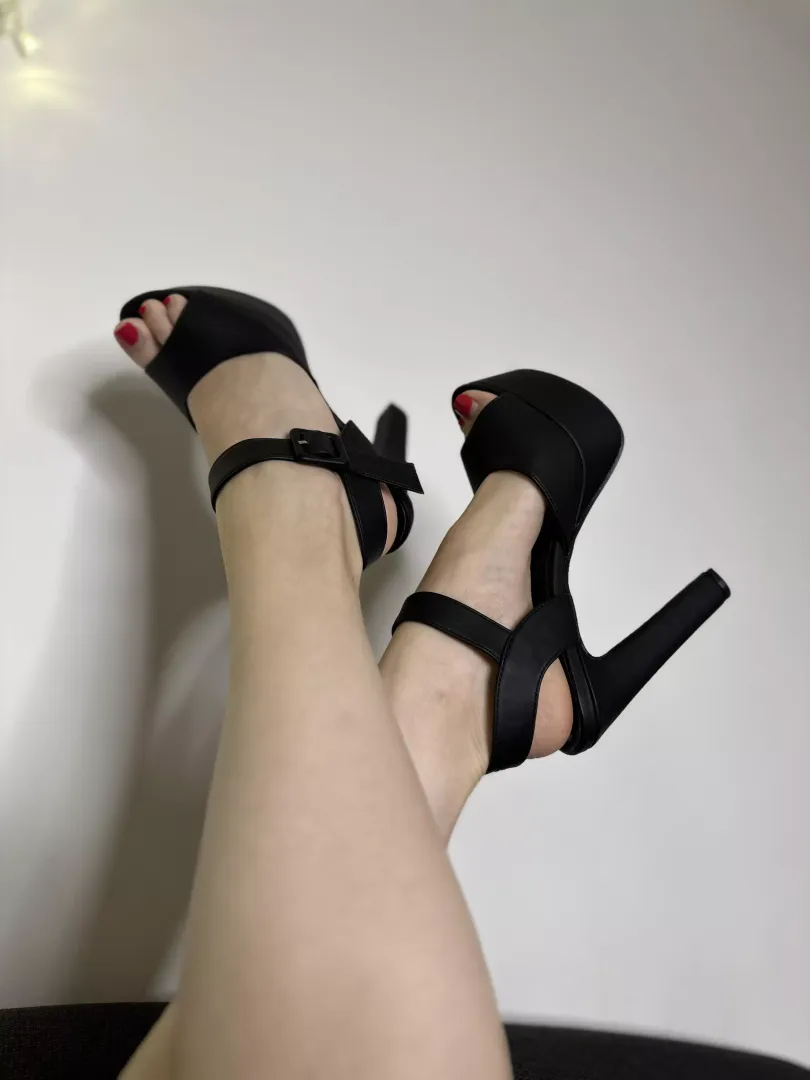 I always feel sexy in heels posted by TenCranium71
