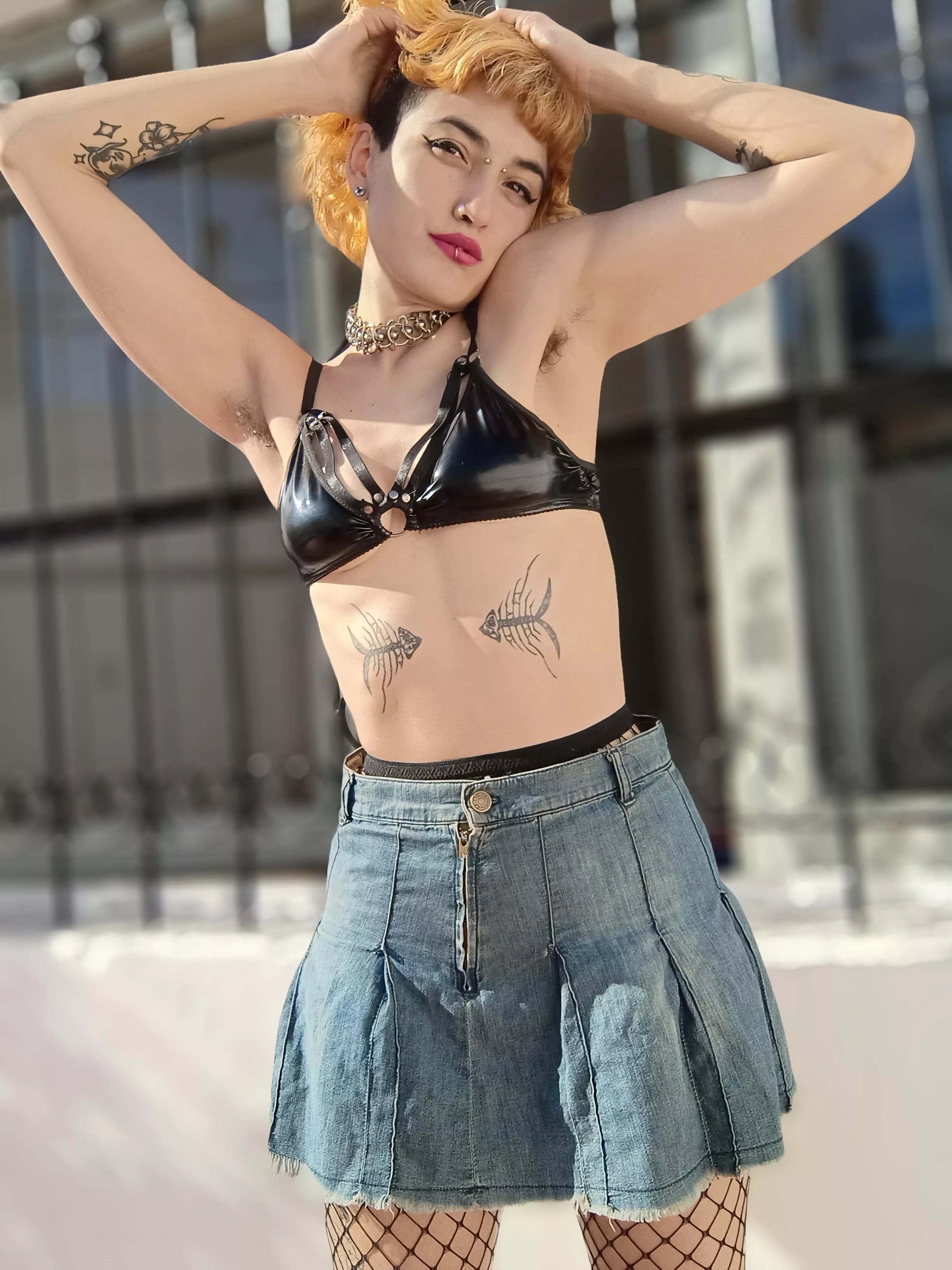 I love feeling the sun on my hairy armpits posted by Esme420kinky