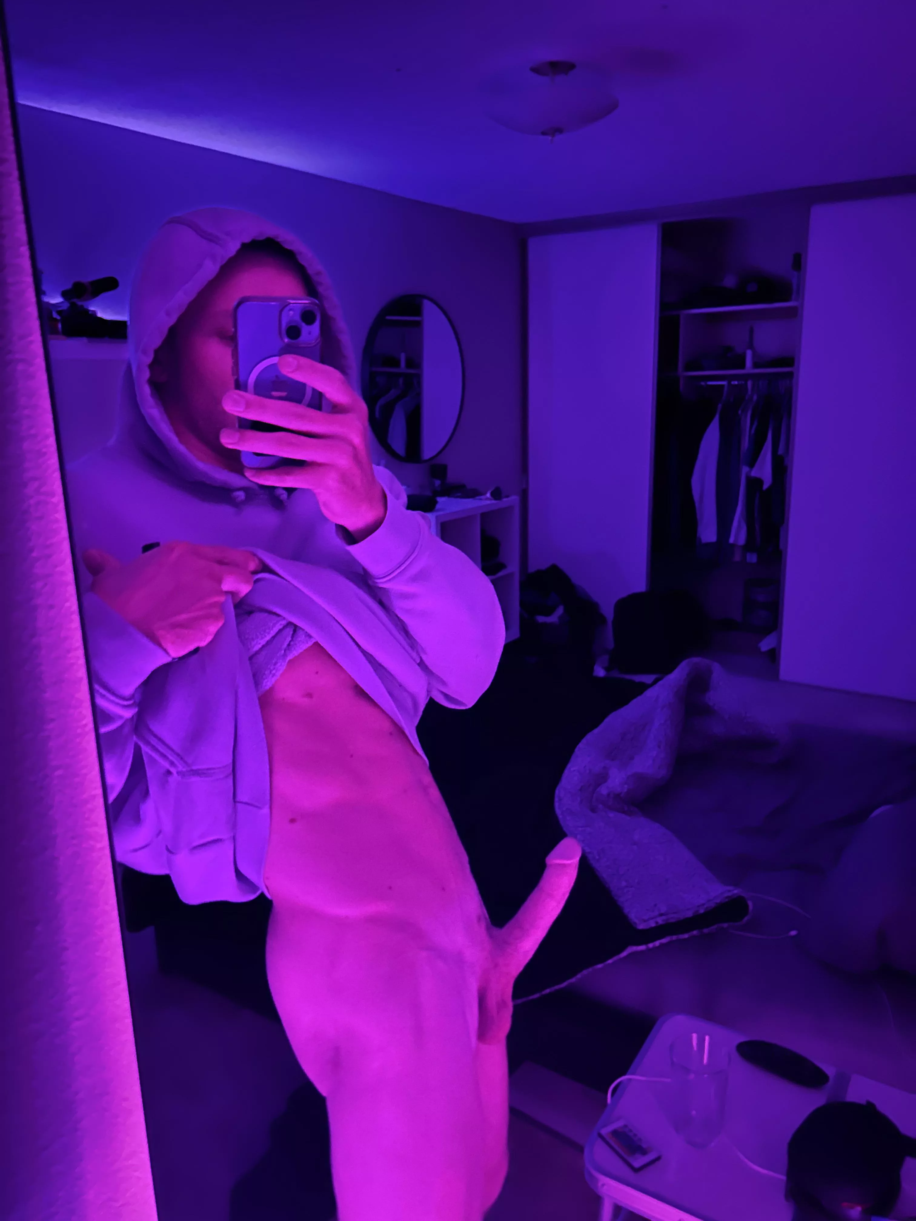 Late Night Vibes 🌙 posted by xQt-