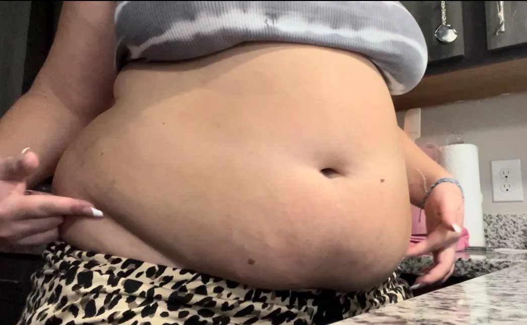 Loveee my belly hang  posted by Poptartbelly