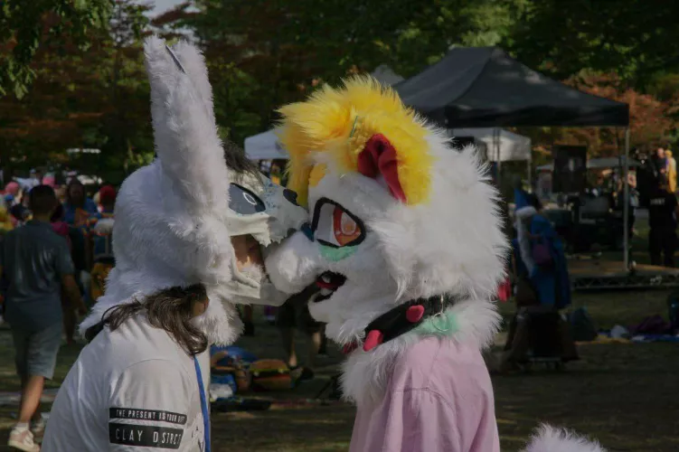 Nom nom nom by __lime_doggo__