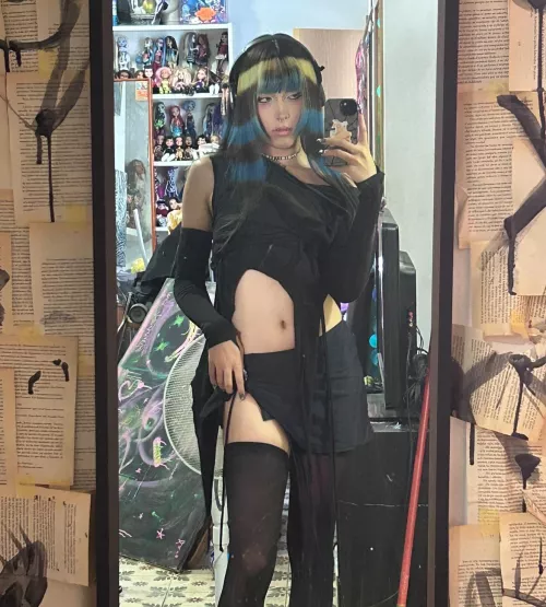 The masculine urge to look like a succubus and seduce whoever I want >:33 by femtasy