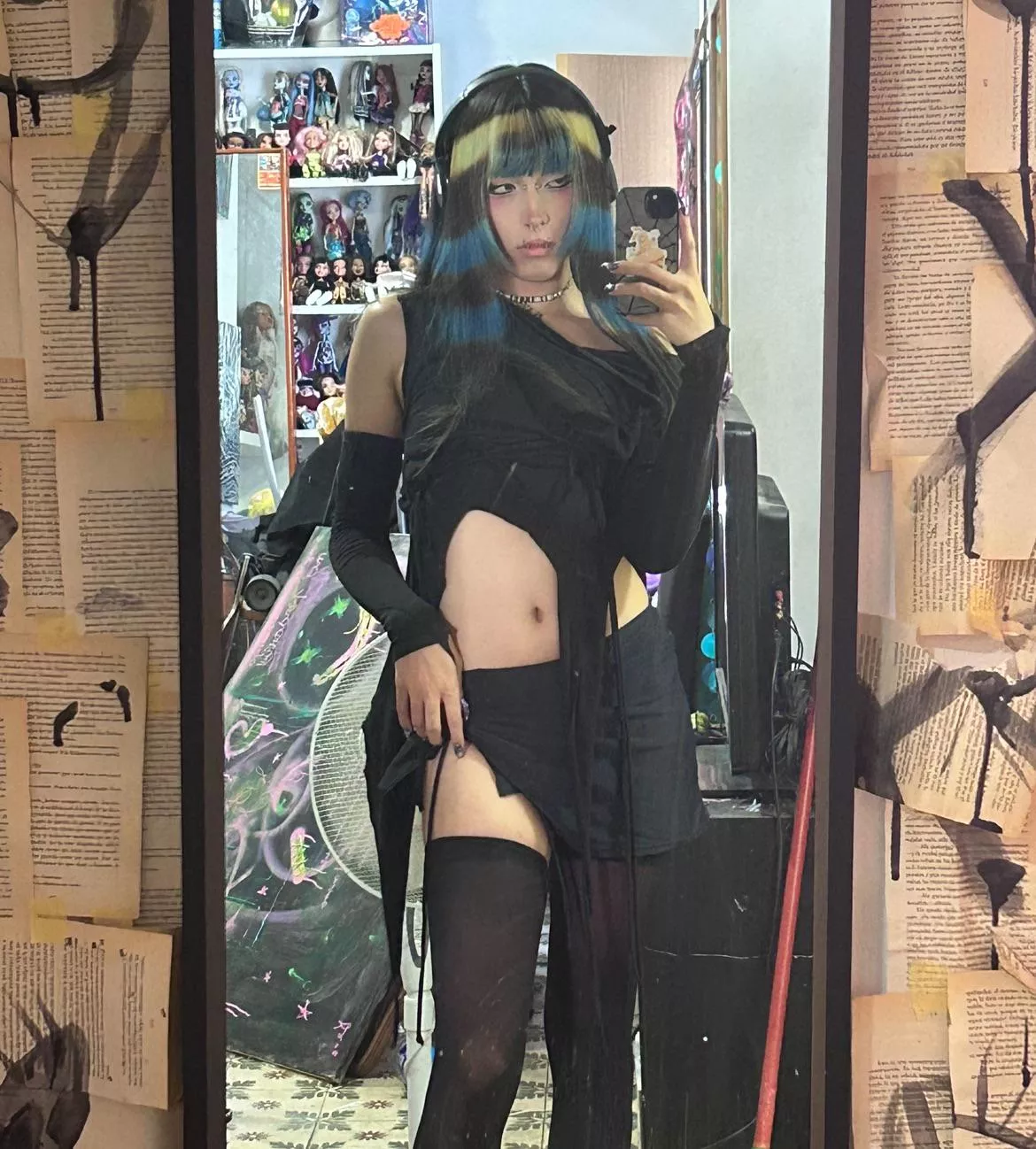 The masculine urge to look like a succubus and seduce whoever I want >:33 posted by femtasy