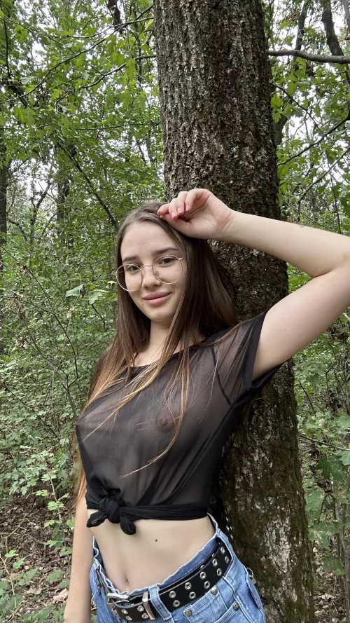 You like my glasses! If you want to see more contact me by Ceallasticel