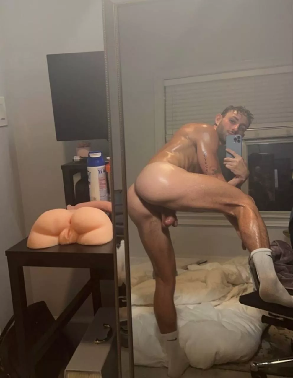 Anyone hungry? 🎂 posted by EnchantedRosse