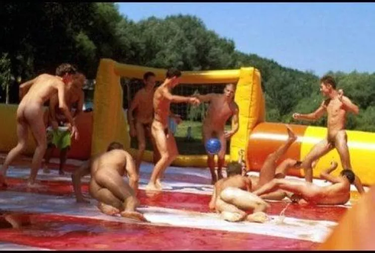 Bouncy house by Primal_Mantis