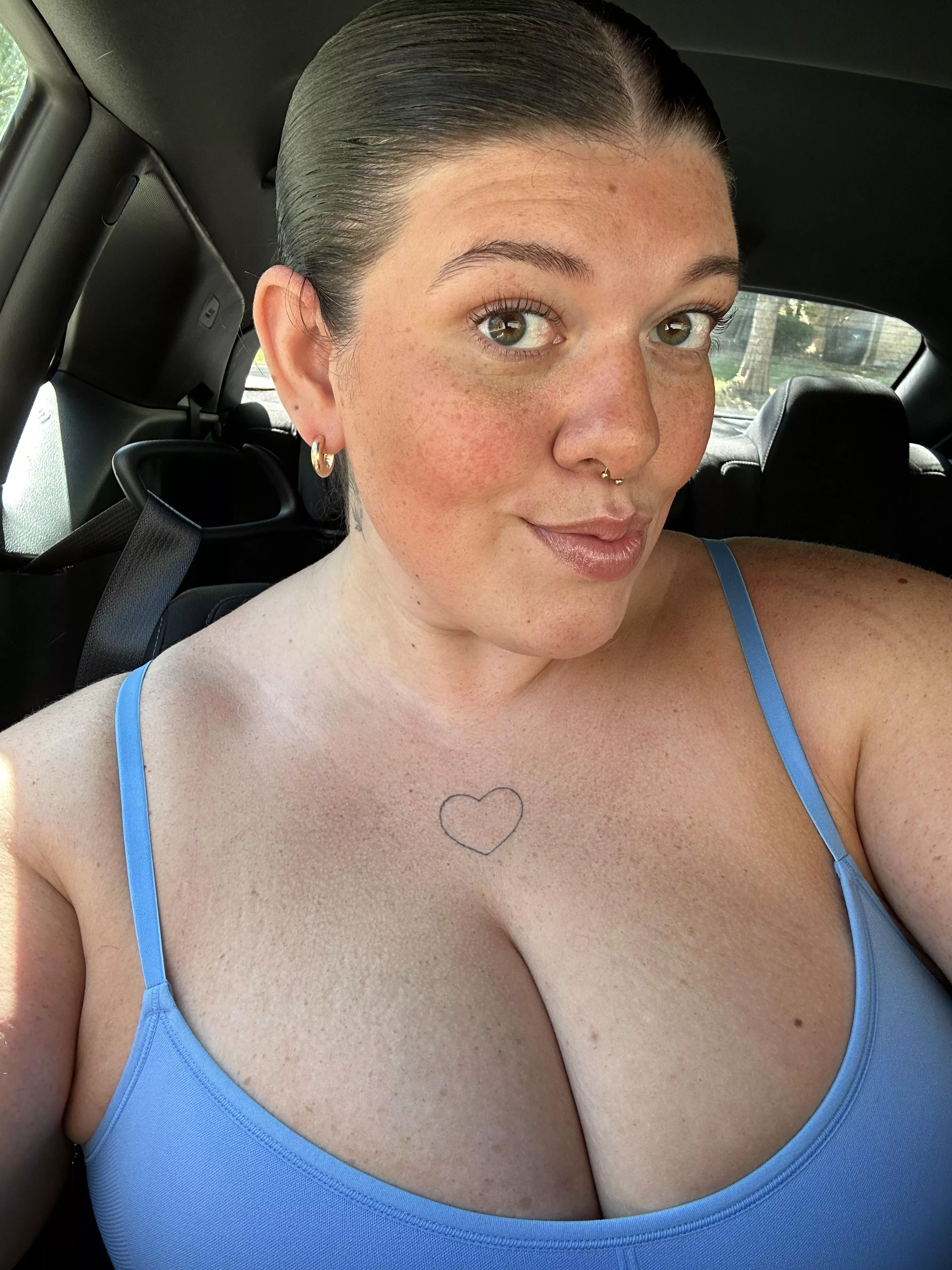 Can a pretty natural girl with big naturals catch your attention posted by missxsinx