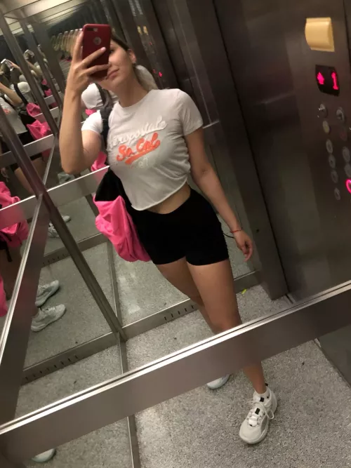 Do I look hot in this top? by RoofBuzzing4934