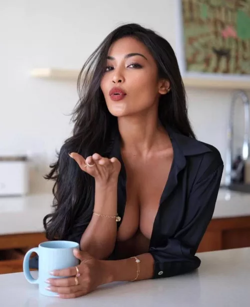 Hot air kiss by Tiny_Word1797