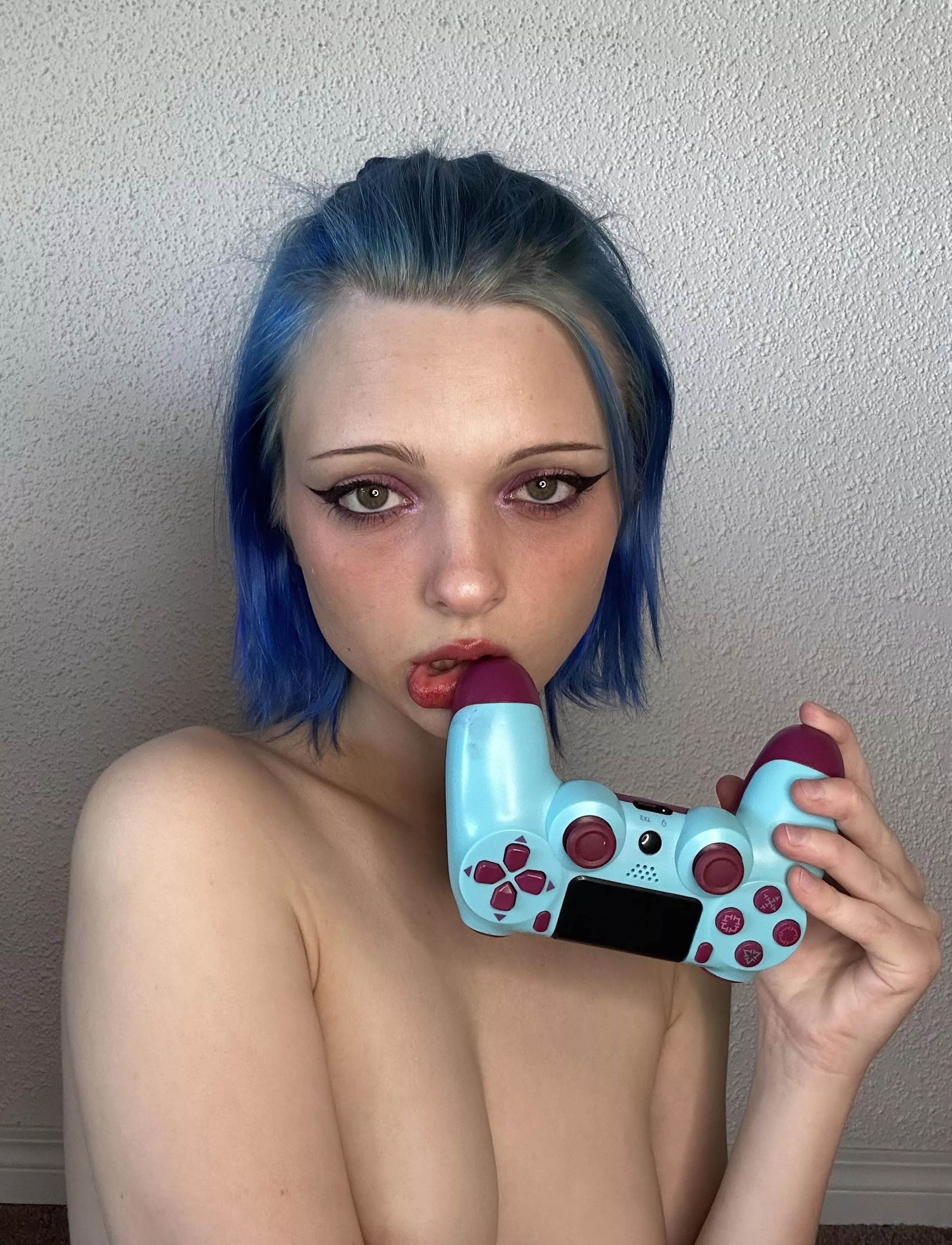 Name one game you can beat me in so we can fuck posted by _Sonichka