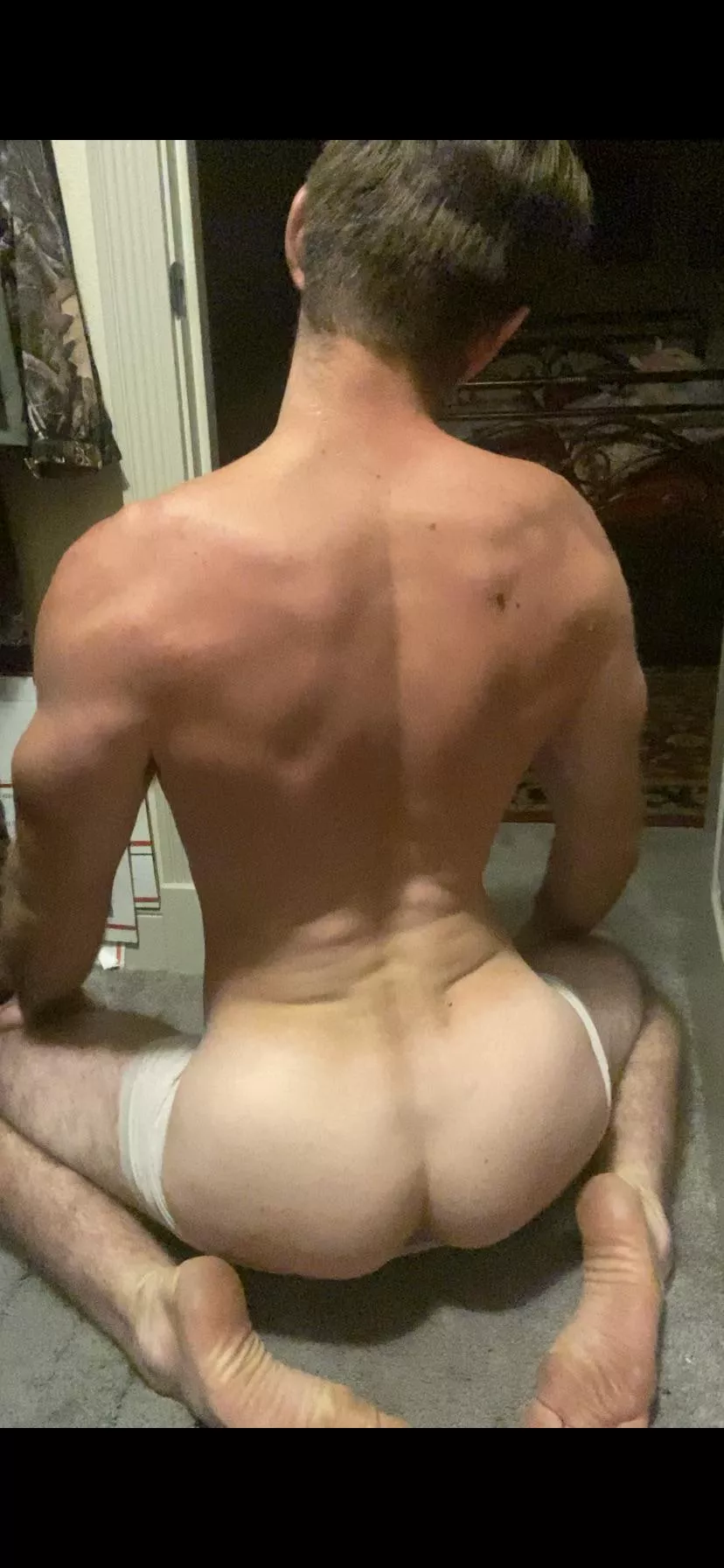 Need spanks please  posted by nudemuscleboy