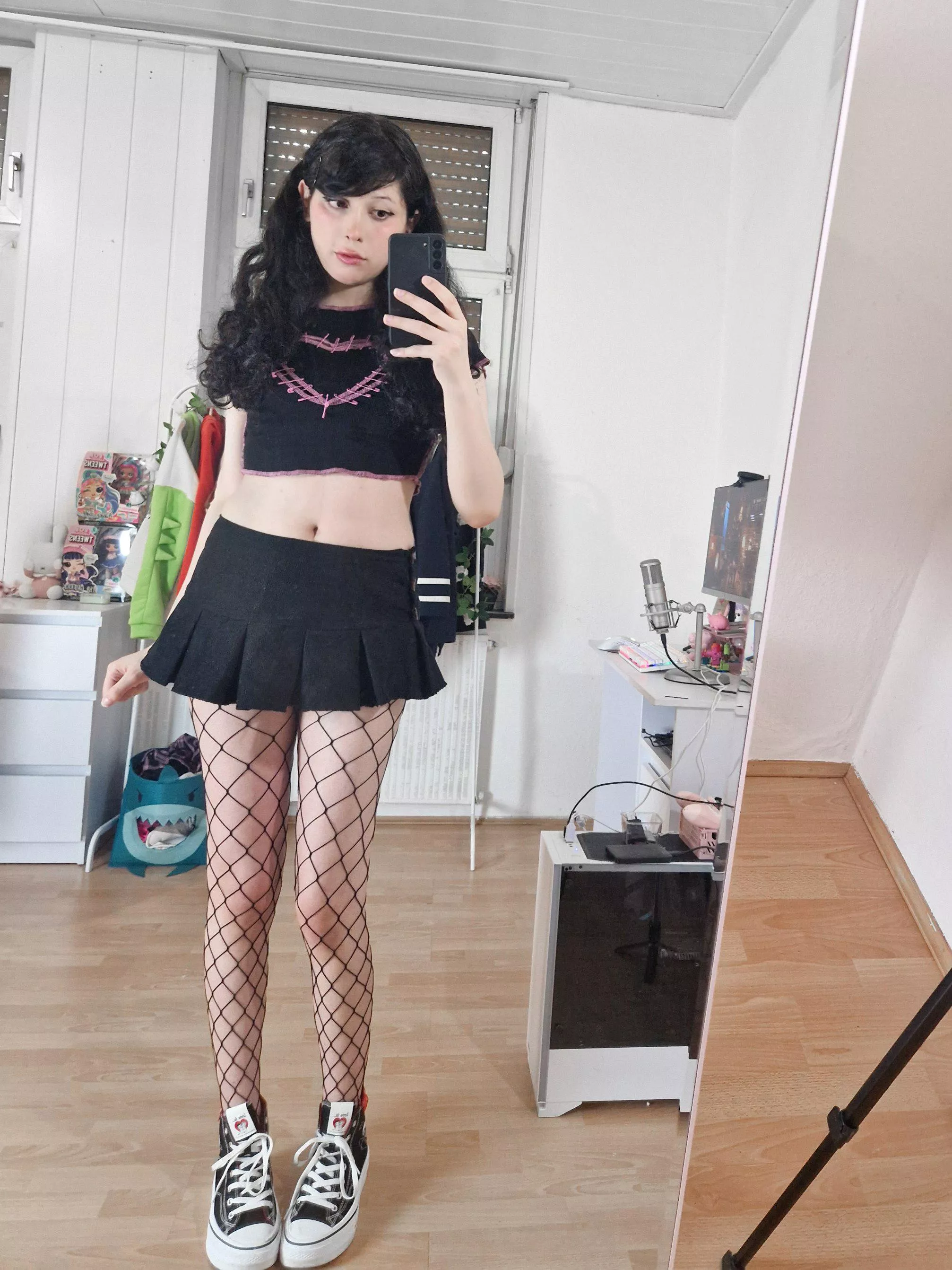 Normalize boys being pretty 💕 posted by puruchuu