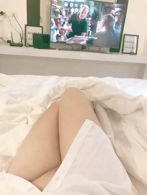 Pa- tabi po si tita (f) by midnytCraving28