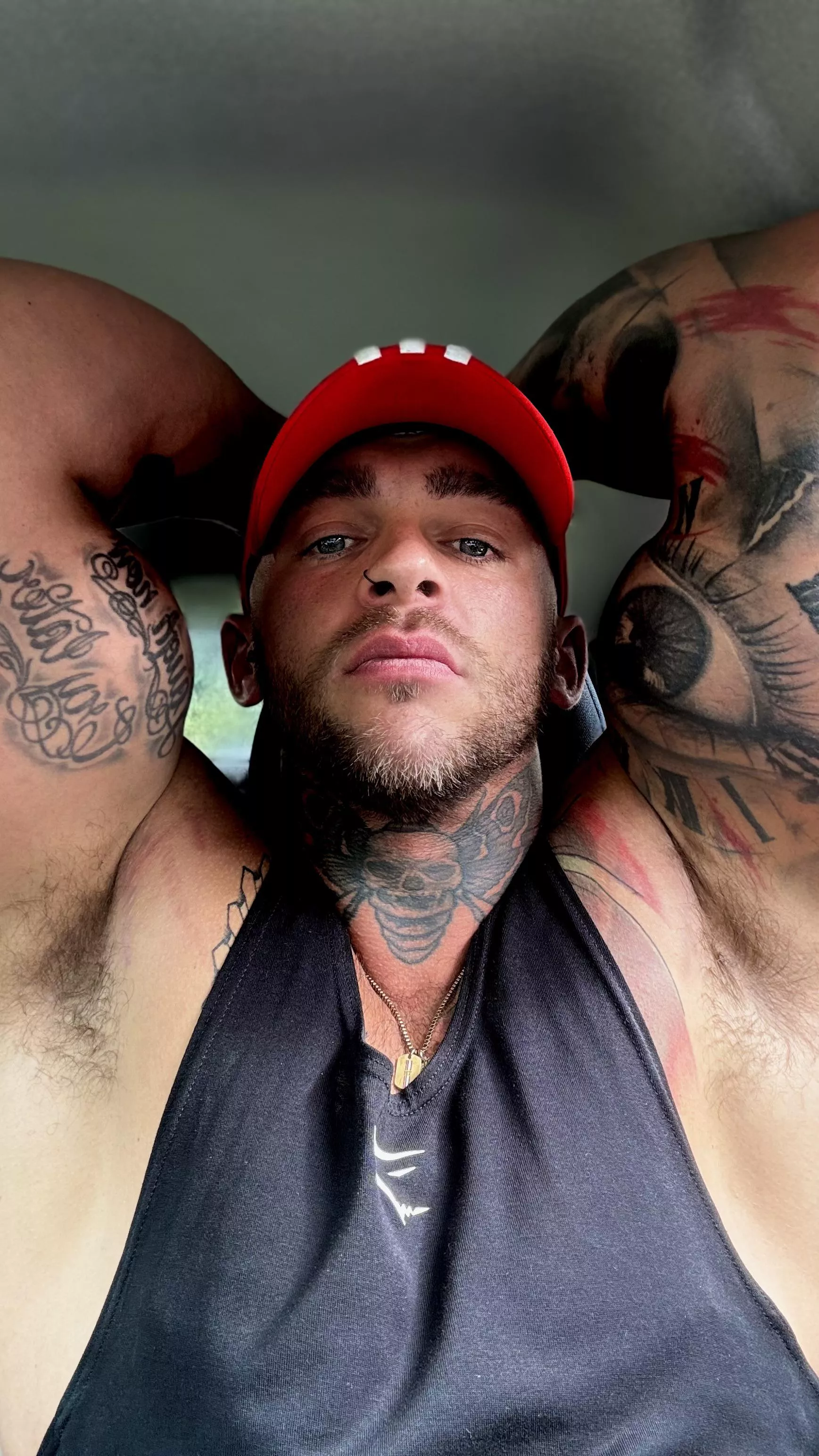 Post gym stinkin pits for the right one 🫵🏻 posted by Nuttonick