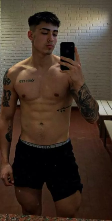 ripped and ready for your touch posted by ZaynReedx