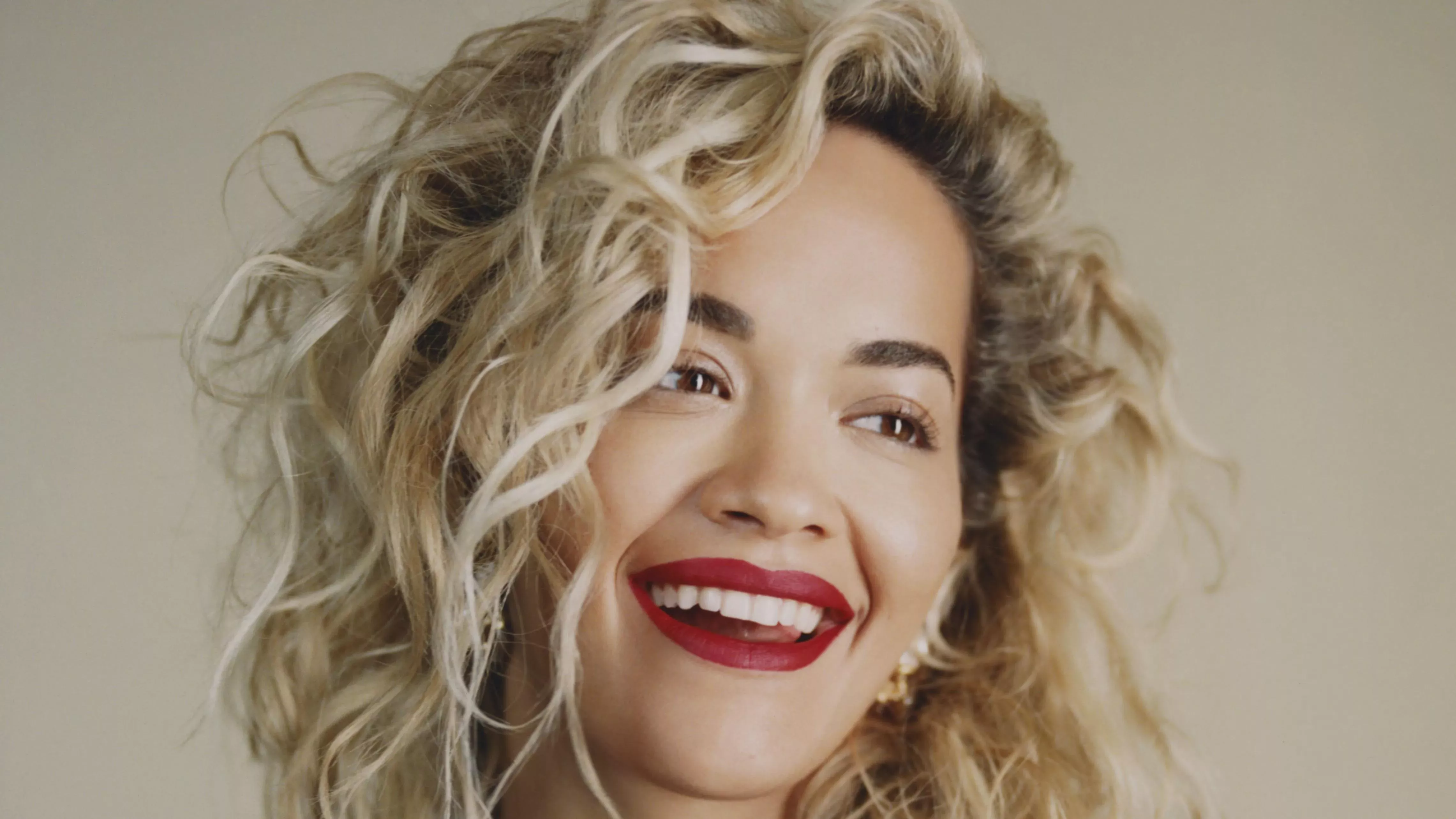 Rita Ora posted by JumpySignature5588